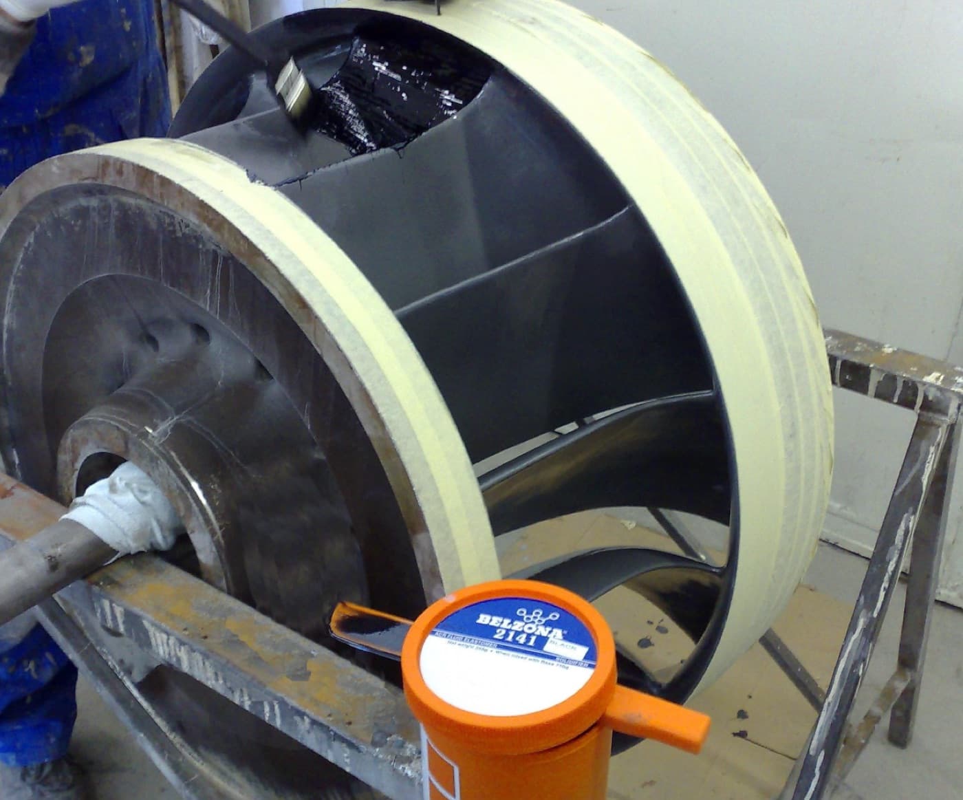 Wear-resistant coating on equipment internals