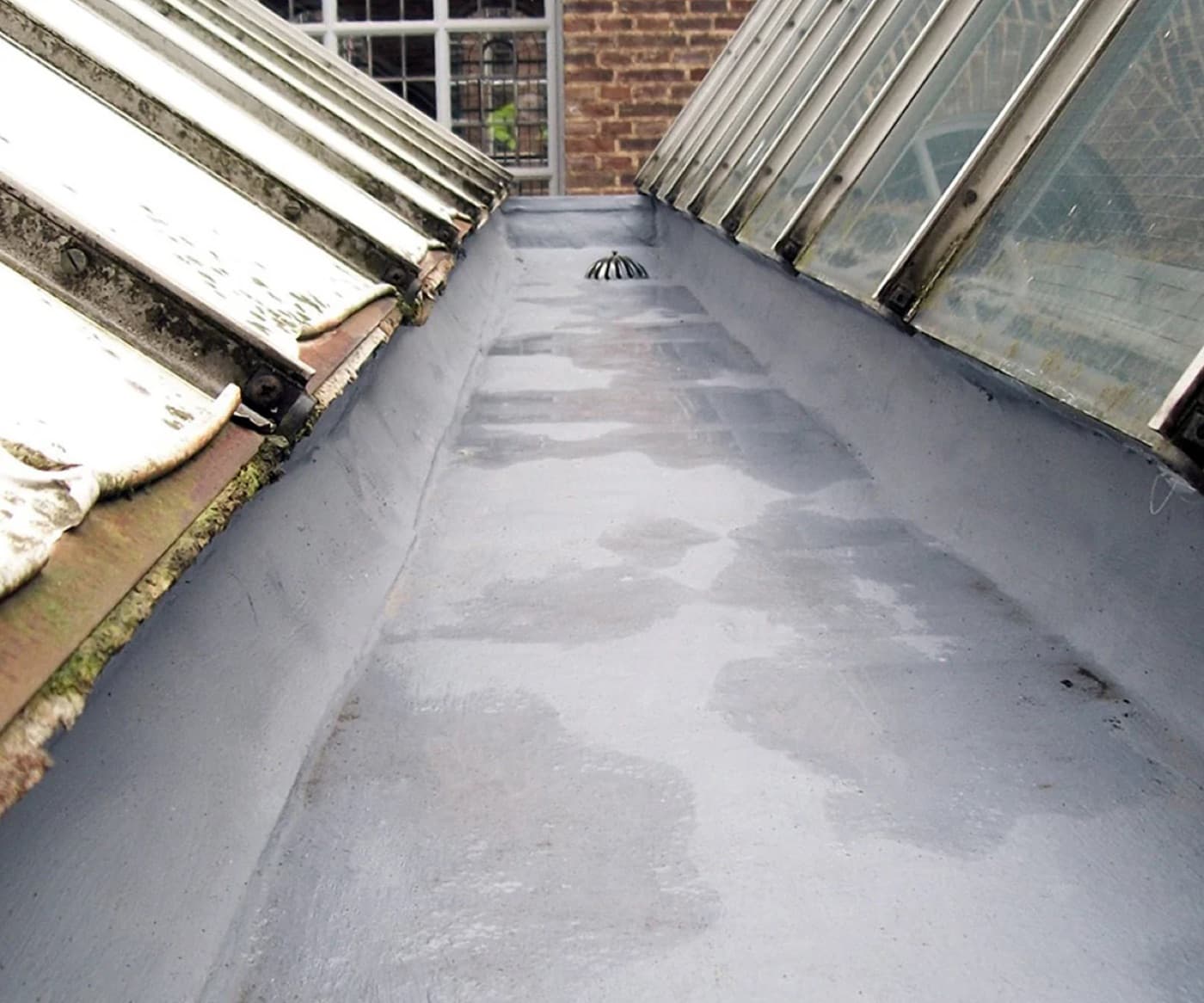 Plant roof recoated with a continuous liquid weatherproofing membrane by a certified Belzona applicator